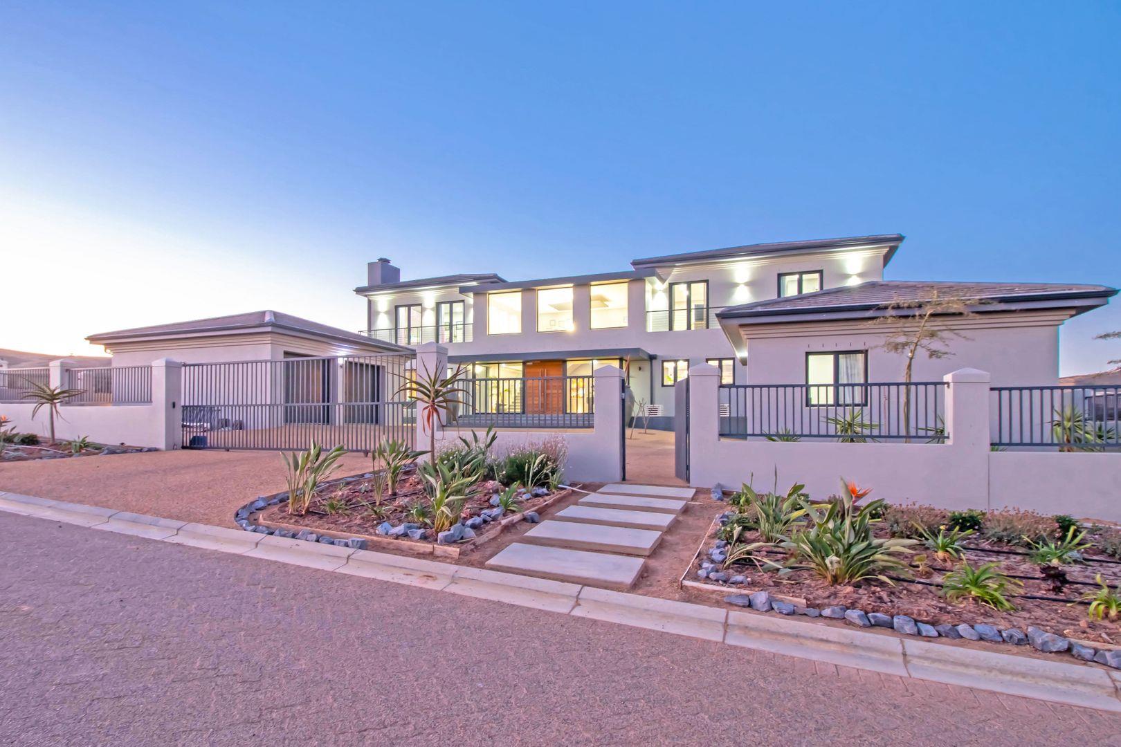 7 Bedroom House for sale in Clara Anna Fontein P24113605418