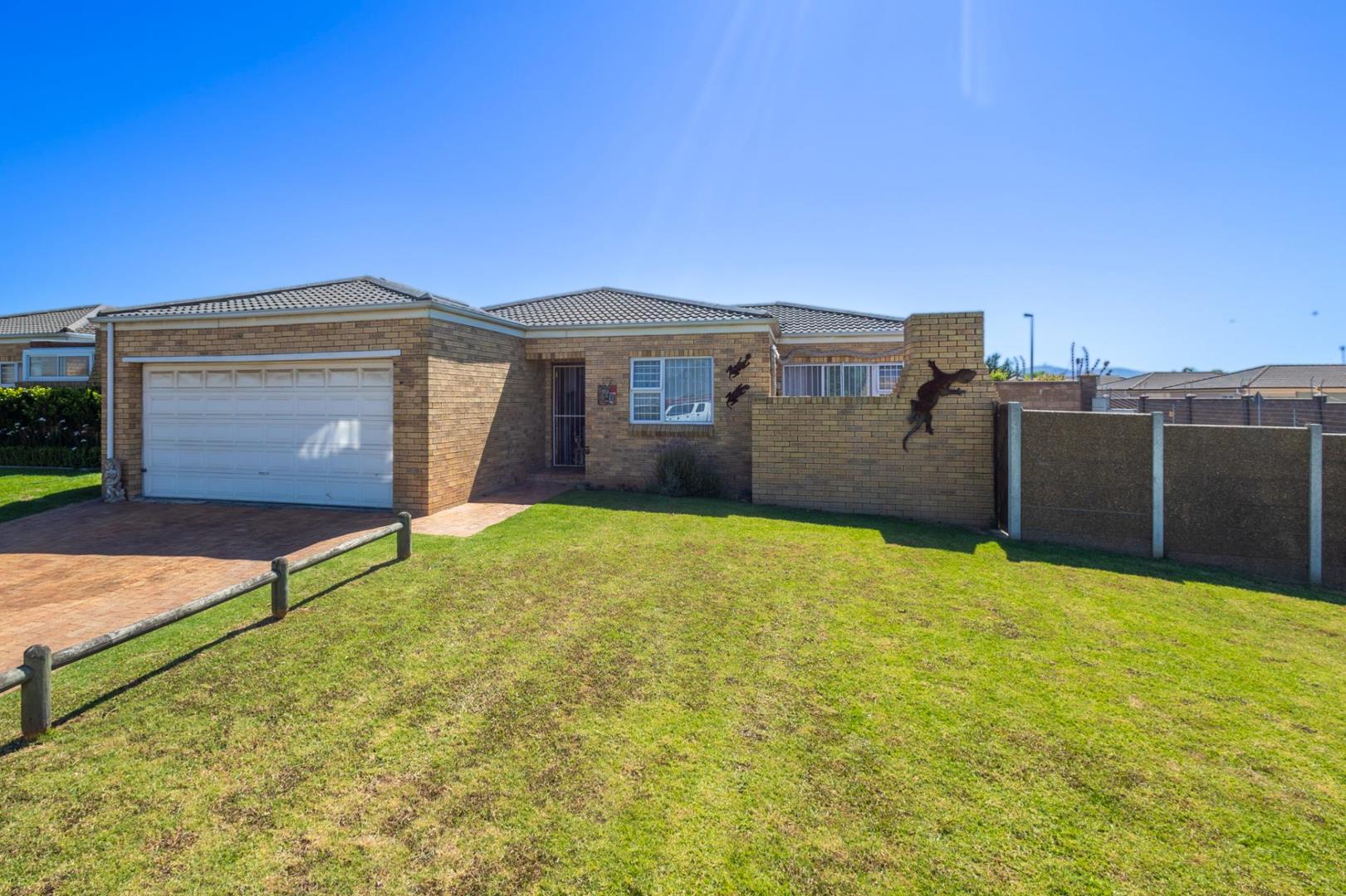 3 Bedroom House for sale in Bracken Heights P24113609371