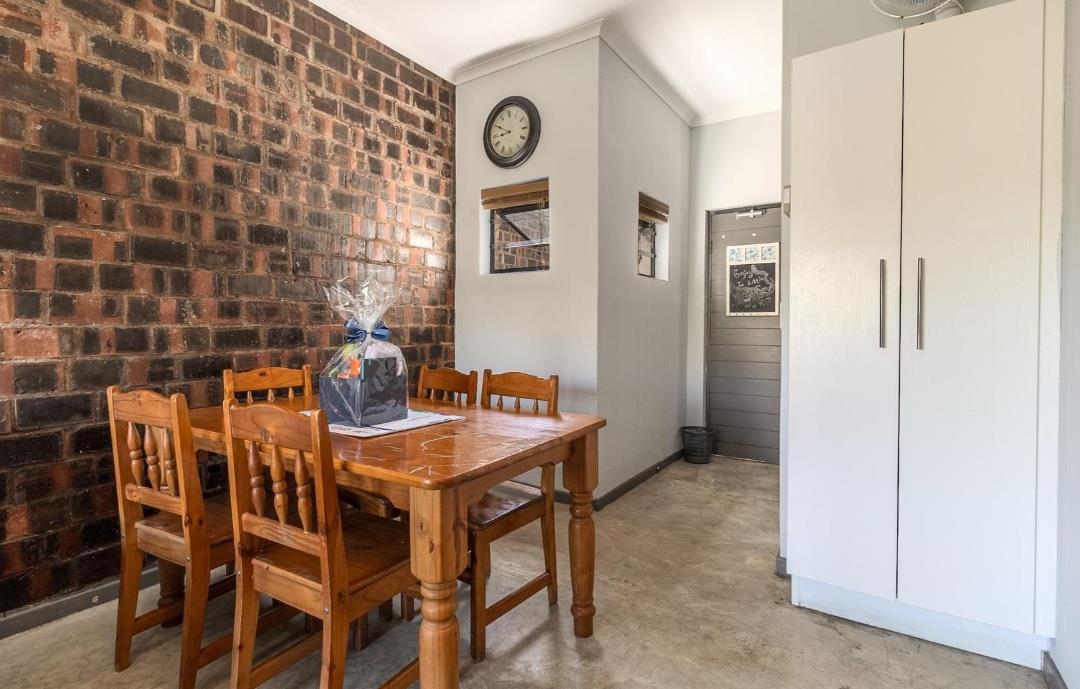 1 Bedroom Apartment / flat for sale in Claremont P24113609736