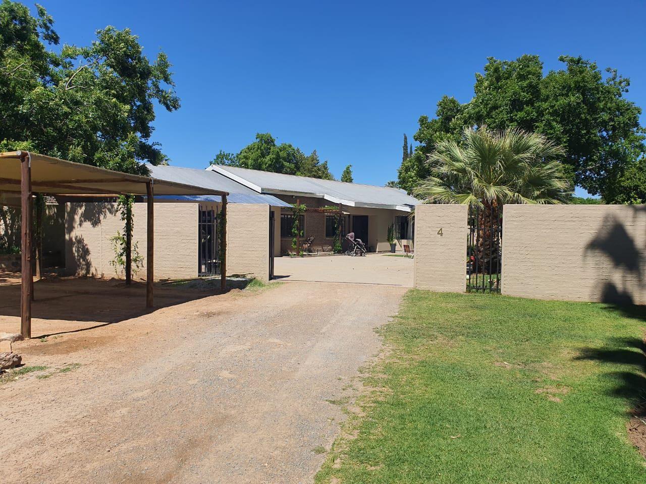 4 Bedroom House for sale in Douglas P24113610150