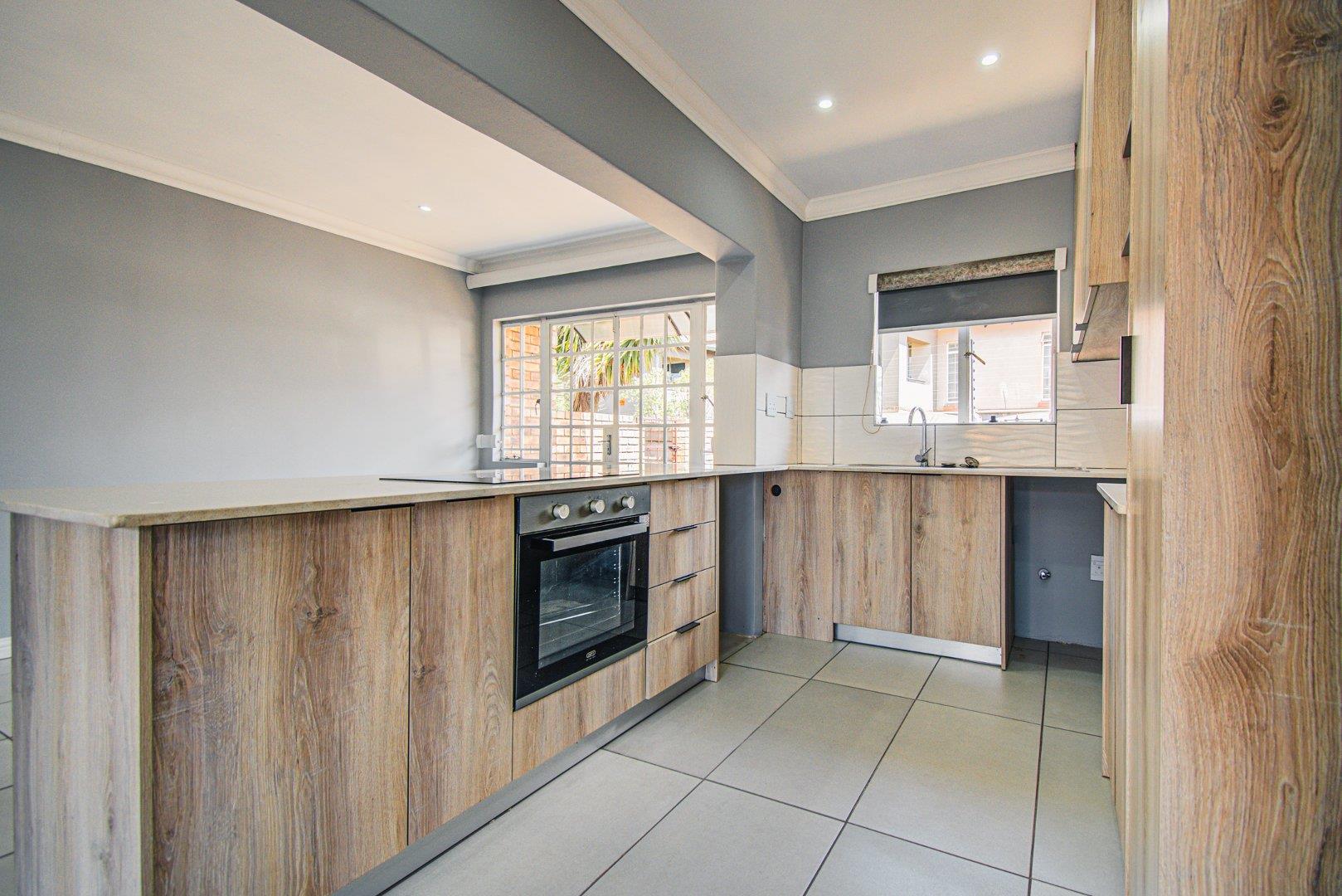 Townhouse for sale in Brentwood Park P24113560629