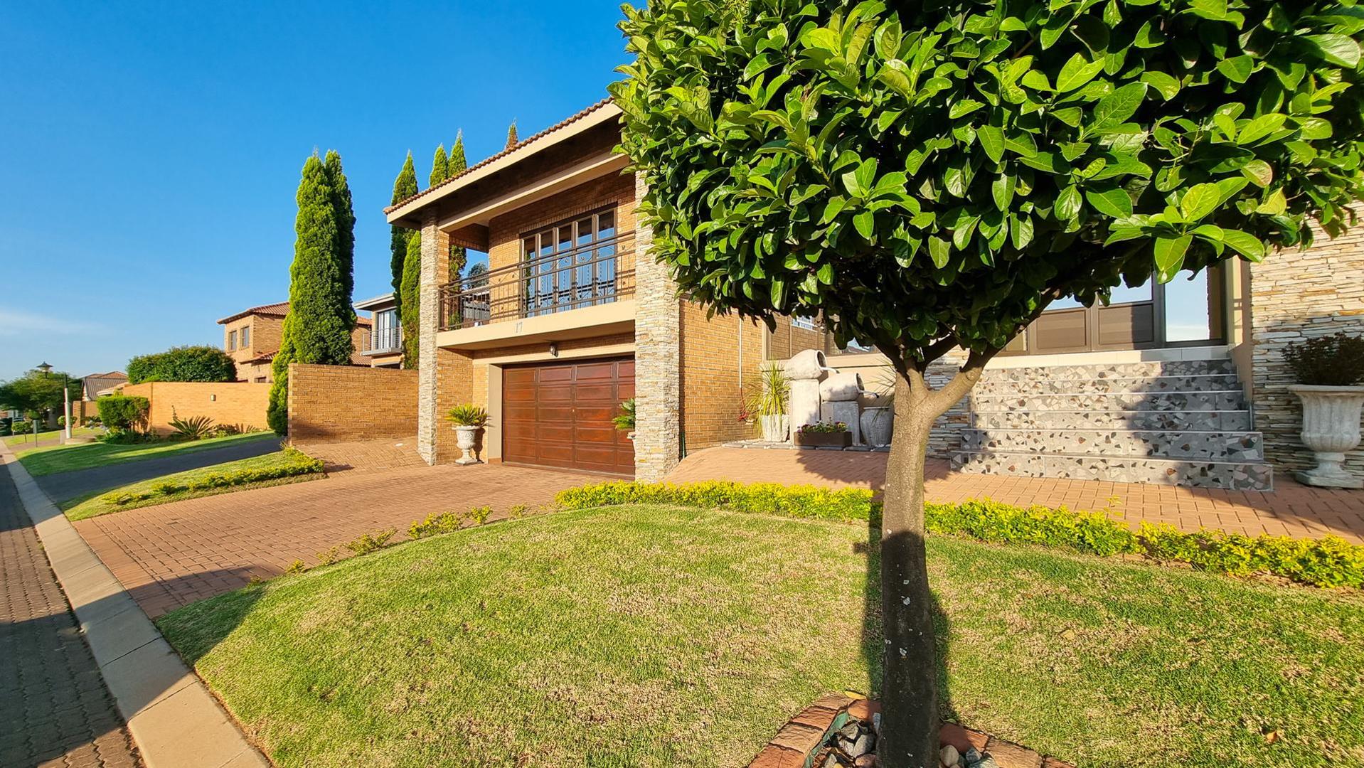 5 Bedroom House for sale in Roberts Estate P24113610883