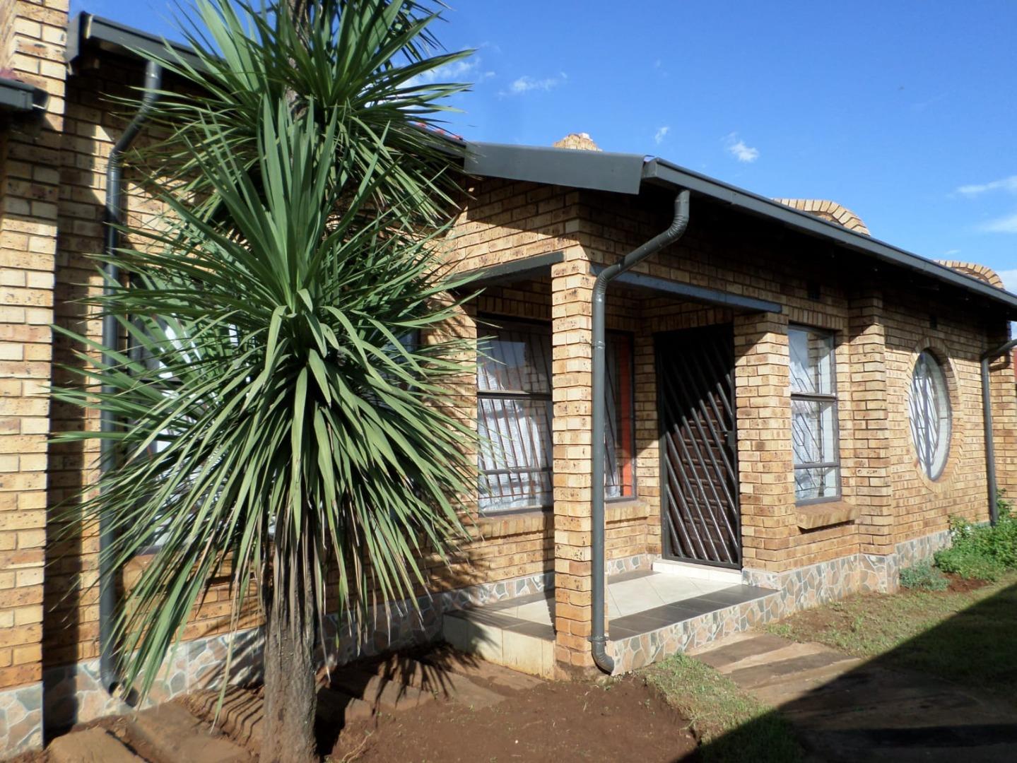 3 Bedroom House for sale in Spruit View P24113612153