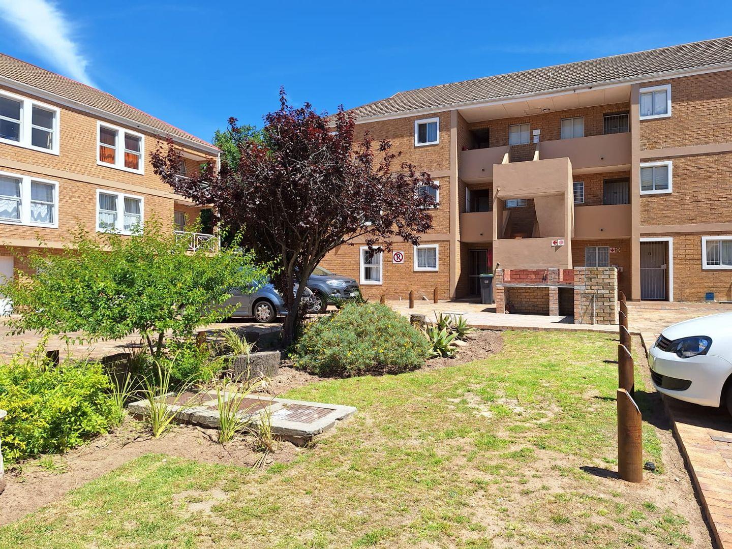 Apartments / flats for sale in Durbanville Durbanville Property