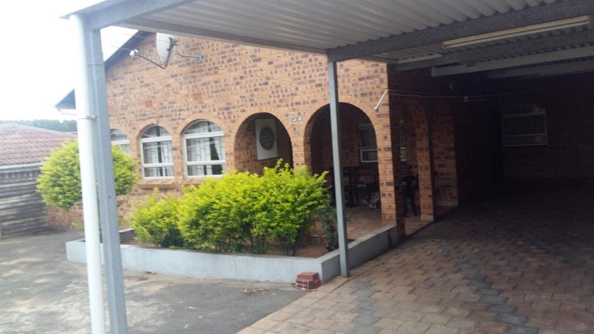 5 Bedroom House for sale in Brackenham P24109629988