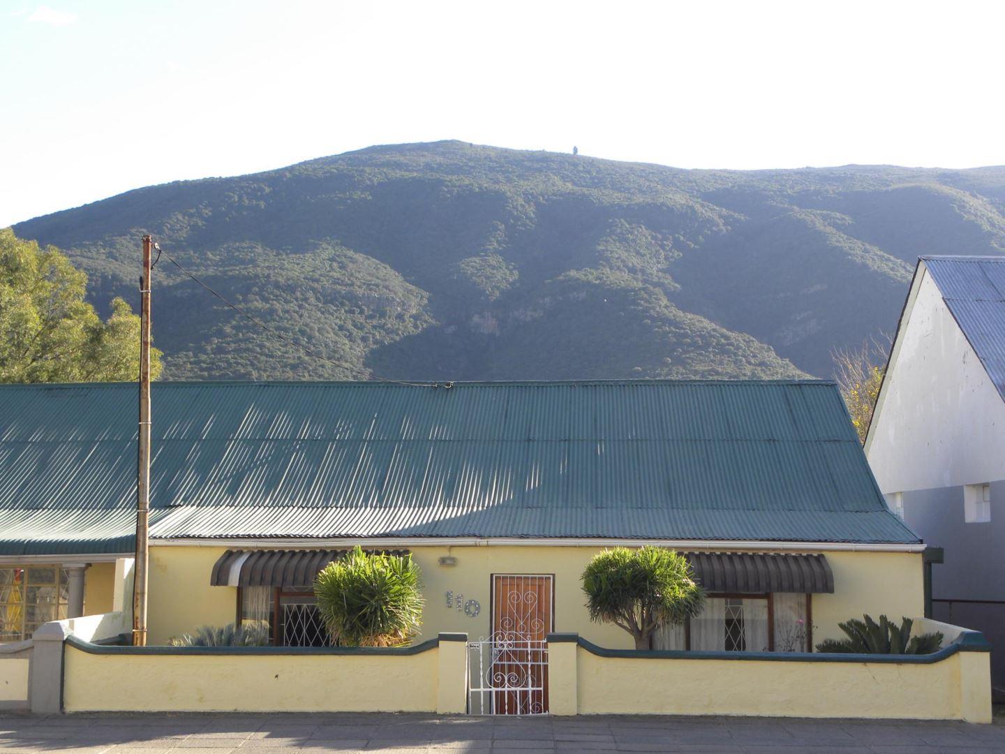 2 Bedroom House for sale in Somerset East P24108768639