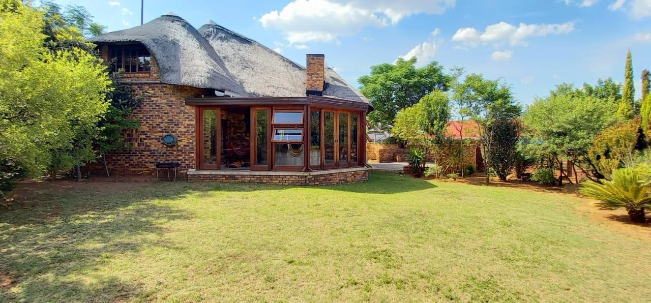 4 Bedroom House for sale in Vaal Marina 634 Leervis Street P24