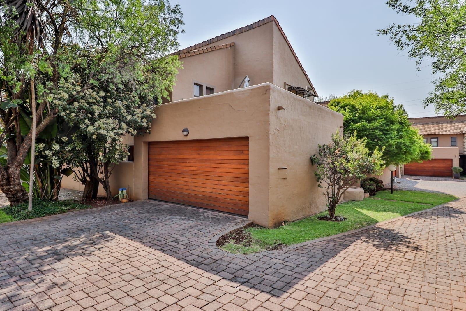 3 Bedroom Townhouse for sale in Eldo Glen P24113559537