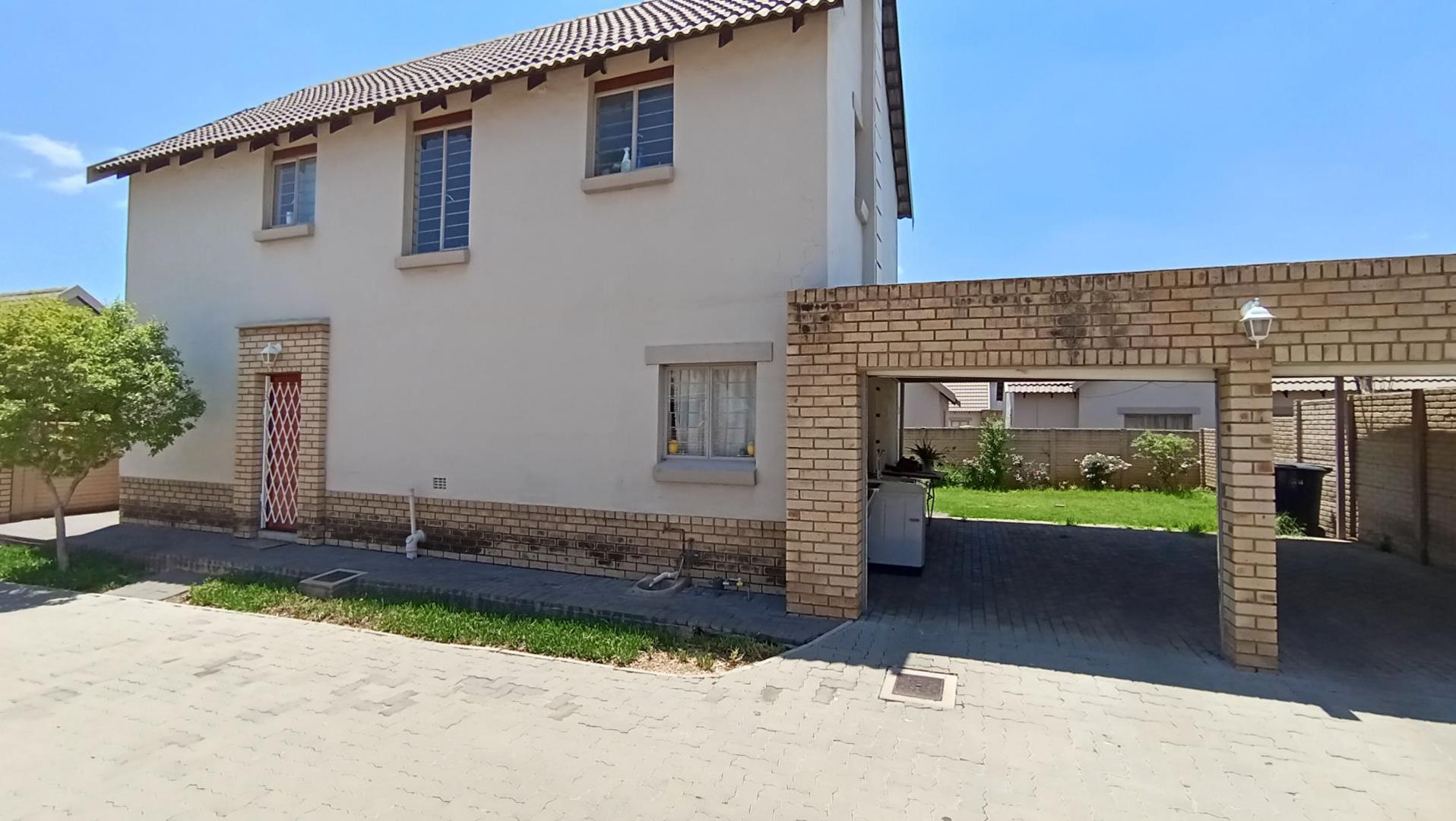 3 Bedroom Townhouse for sale in Willow Glen P24113432007