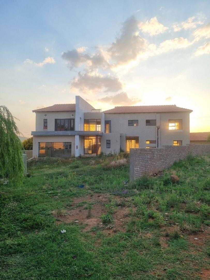 3 Bedroom House for sale in Birdwood Estate P24113616509