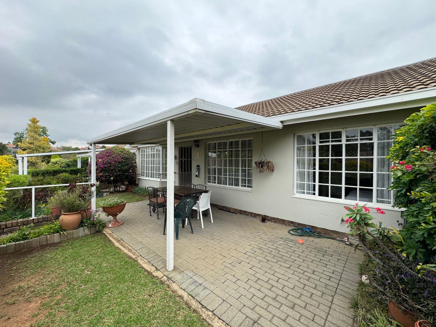 3 Bedroom Townhouse for sale in Bryanston East Bryanston View, 6