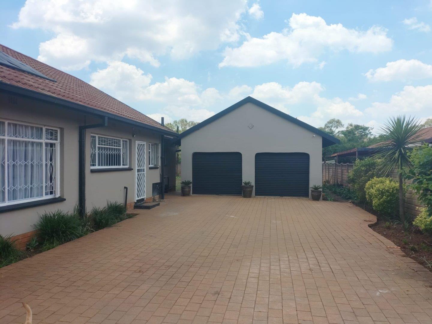 3 Bedroom House for sale in Henley On Klip P24113617958