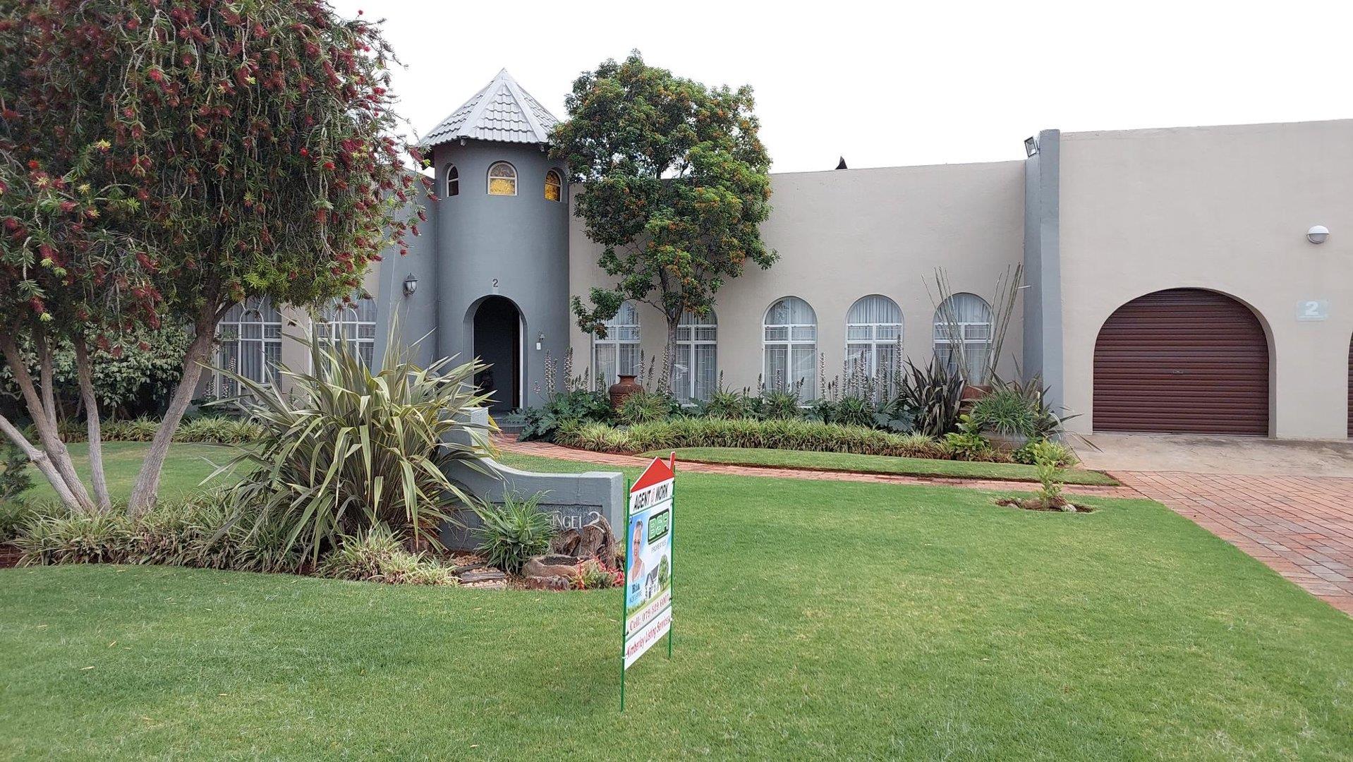 5 Bedroom House for sale in Royldene P24113620253