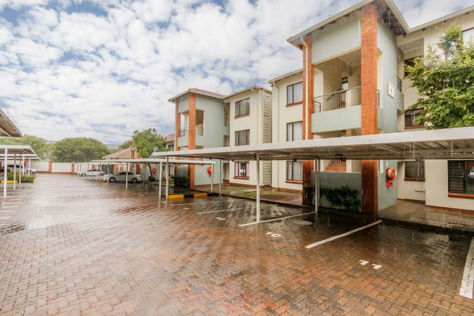 3 Bedroom Apartment / flat for sale in Greenstone Hill P24113620432