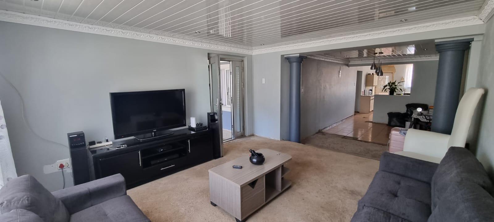 3 Bedroom House for sale in Westbury P24113620725