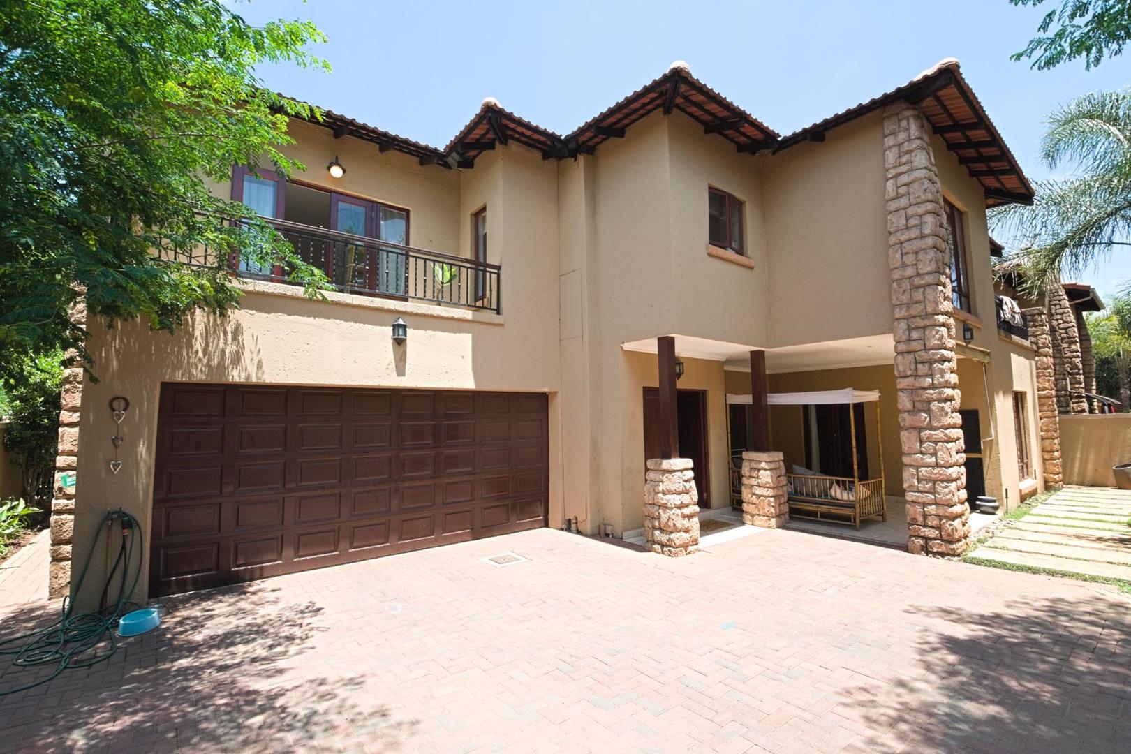 3 Bedroom House for sale in Faerie Glen P24113621043