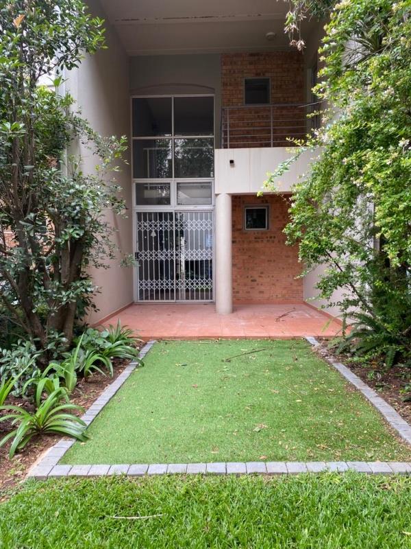 3 Bedroom Apartment / flat to rent in Sandown 174 ber Road P24