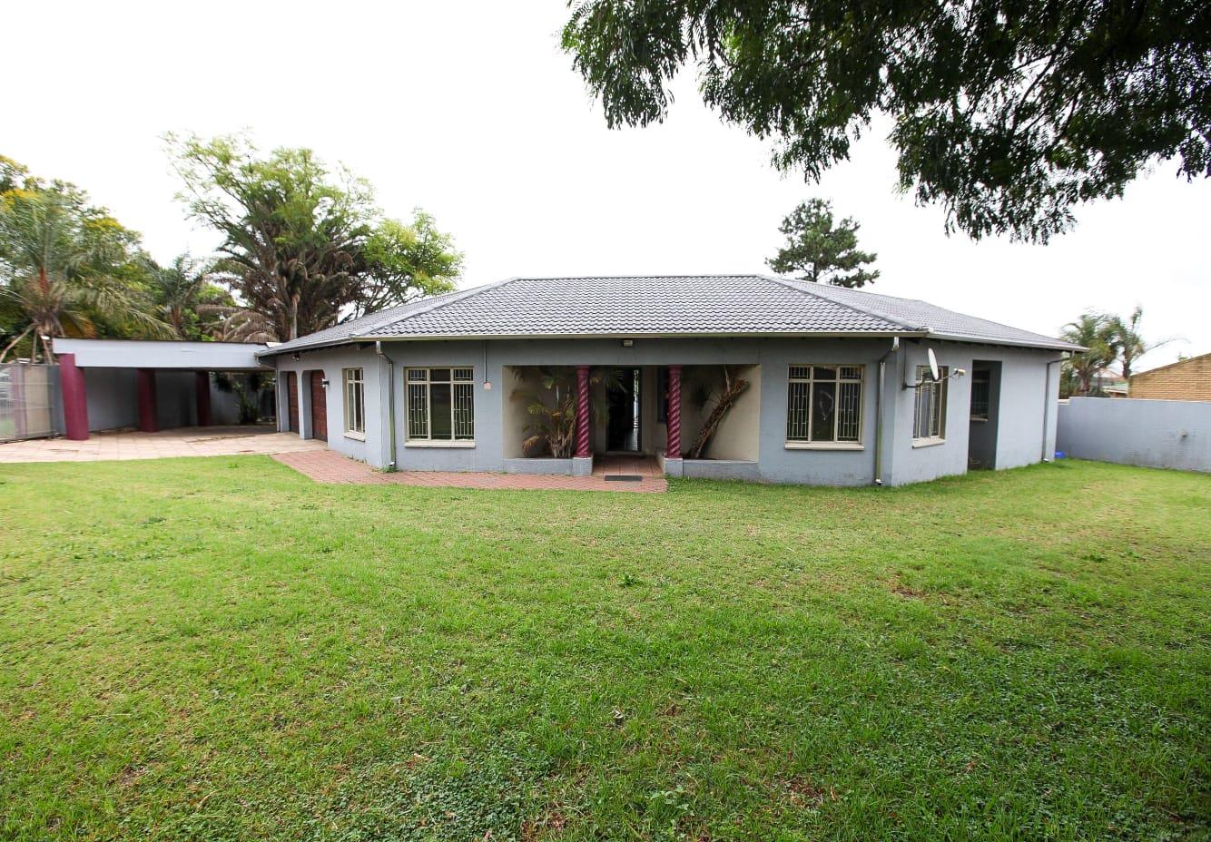 3 Bedroom House for sale in Die Heuwel P24113622192