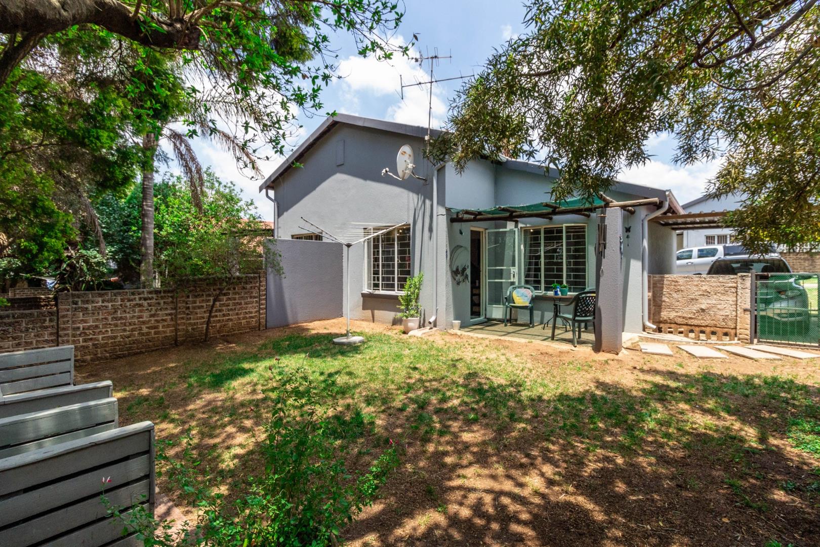 2 Bedroom Townhouse for sale in Eden Glen P24113624579