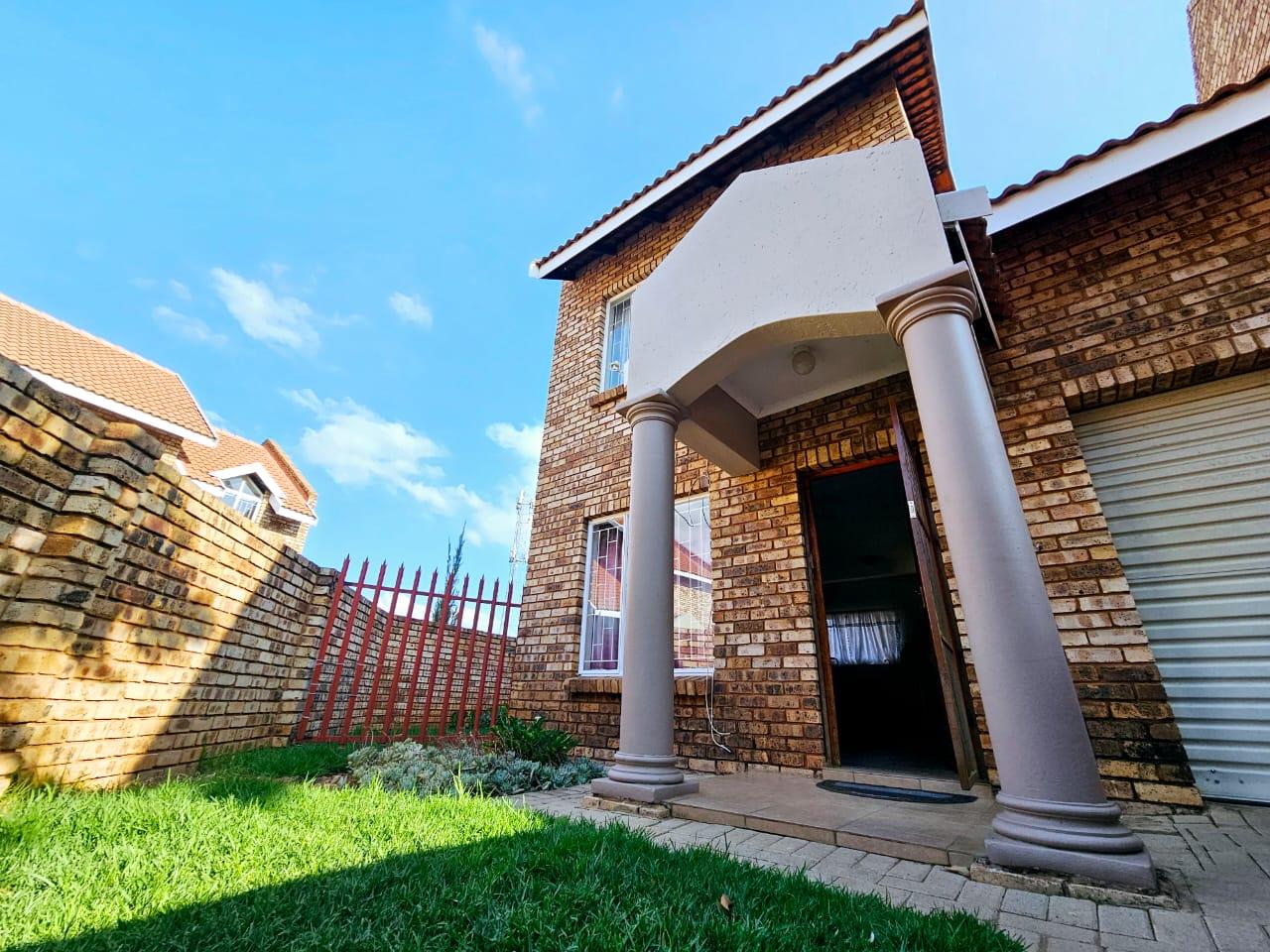 3 Bedroom Townhouse for sale in Baillie Park P24113624756