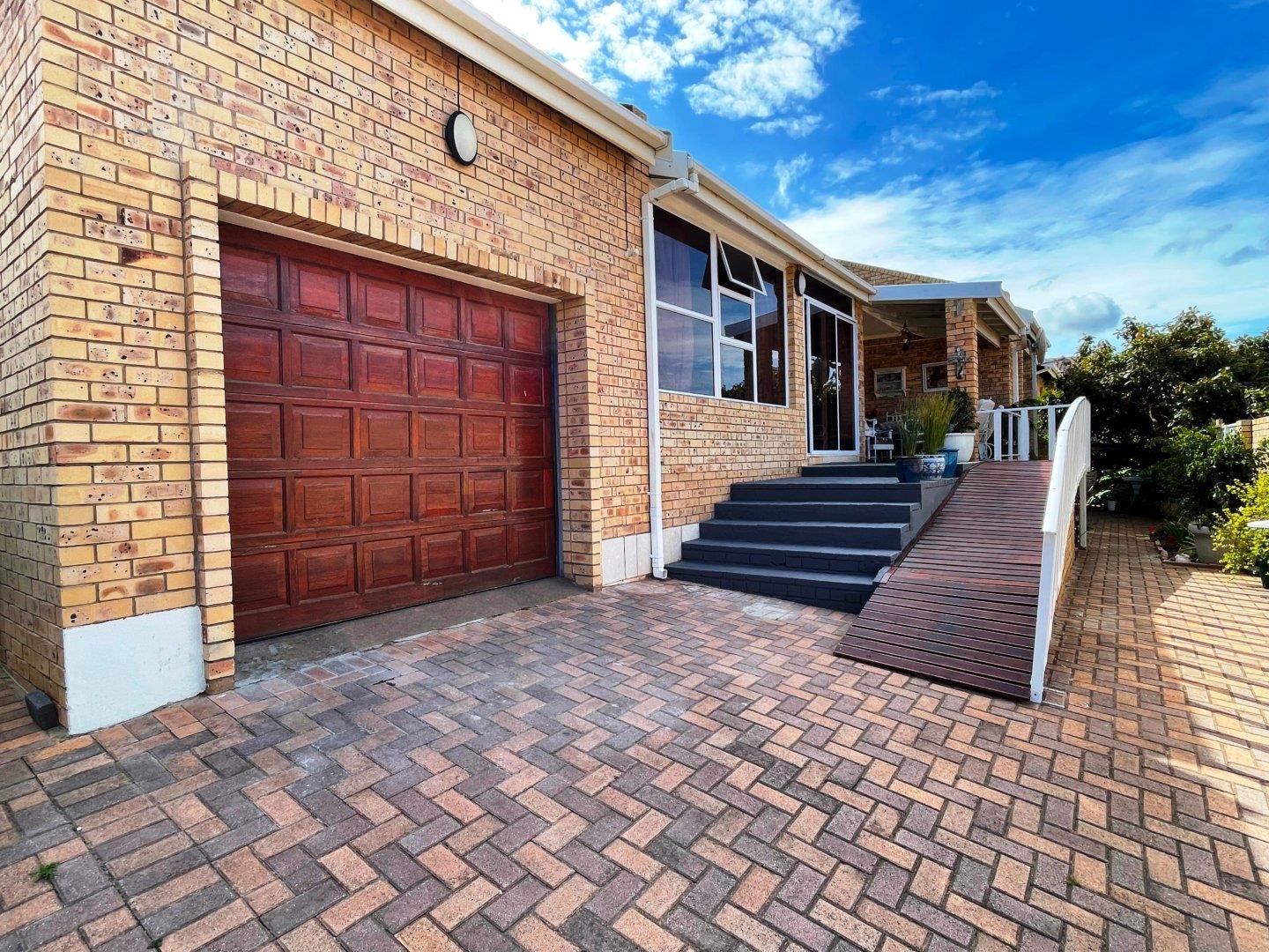 3 Bedroom House for sale in Eden Glen P24113625128