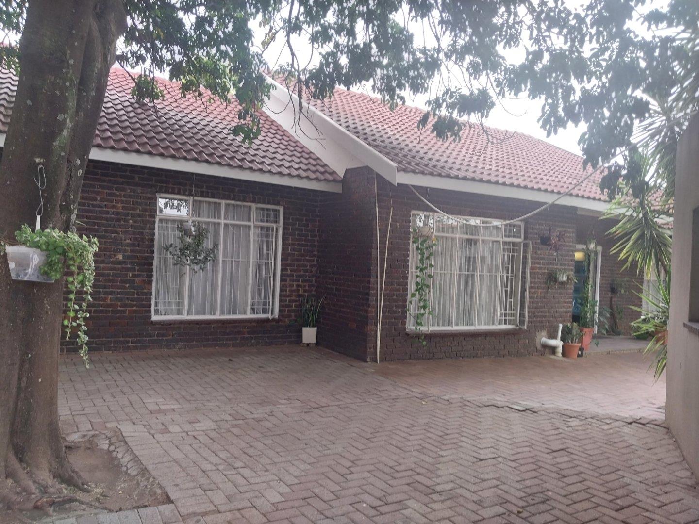 House for sale in Lower Bodorp P24113625613