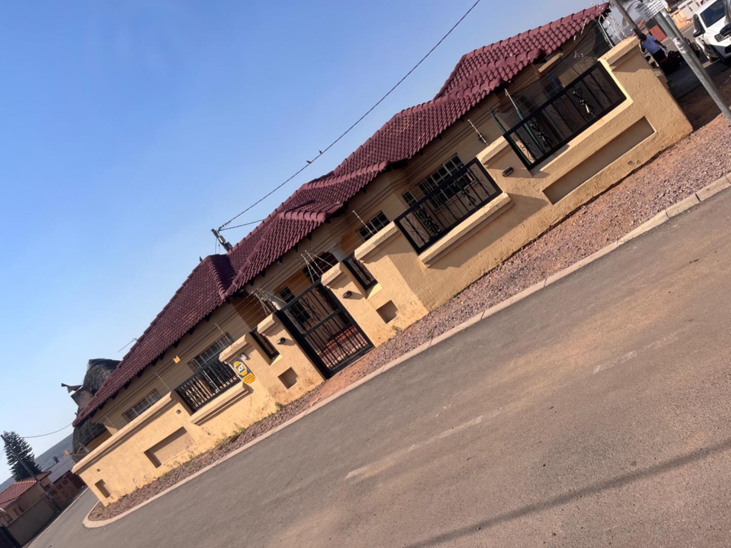 3 Bedroom House for sale in Mamelodi East P24113625798