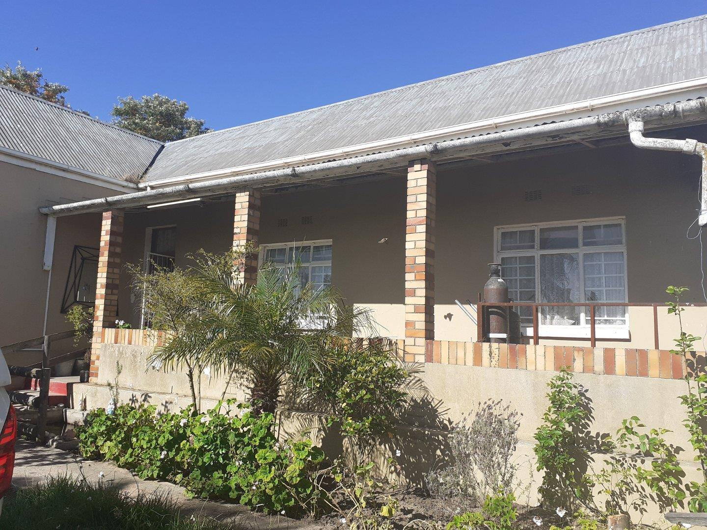 3 Bedroom House for sale in Kalbaskraal 479 Kalbaskraal Street P24