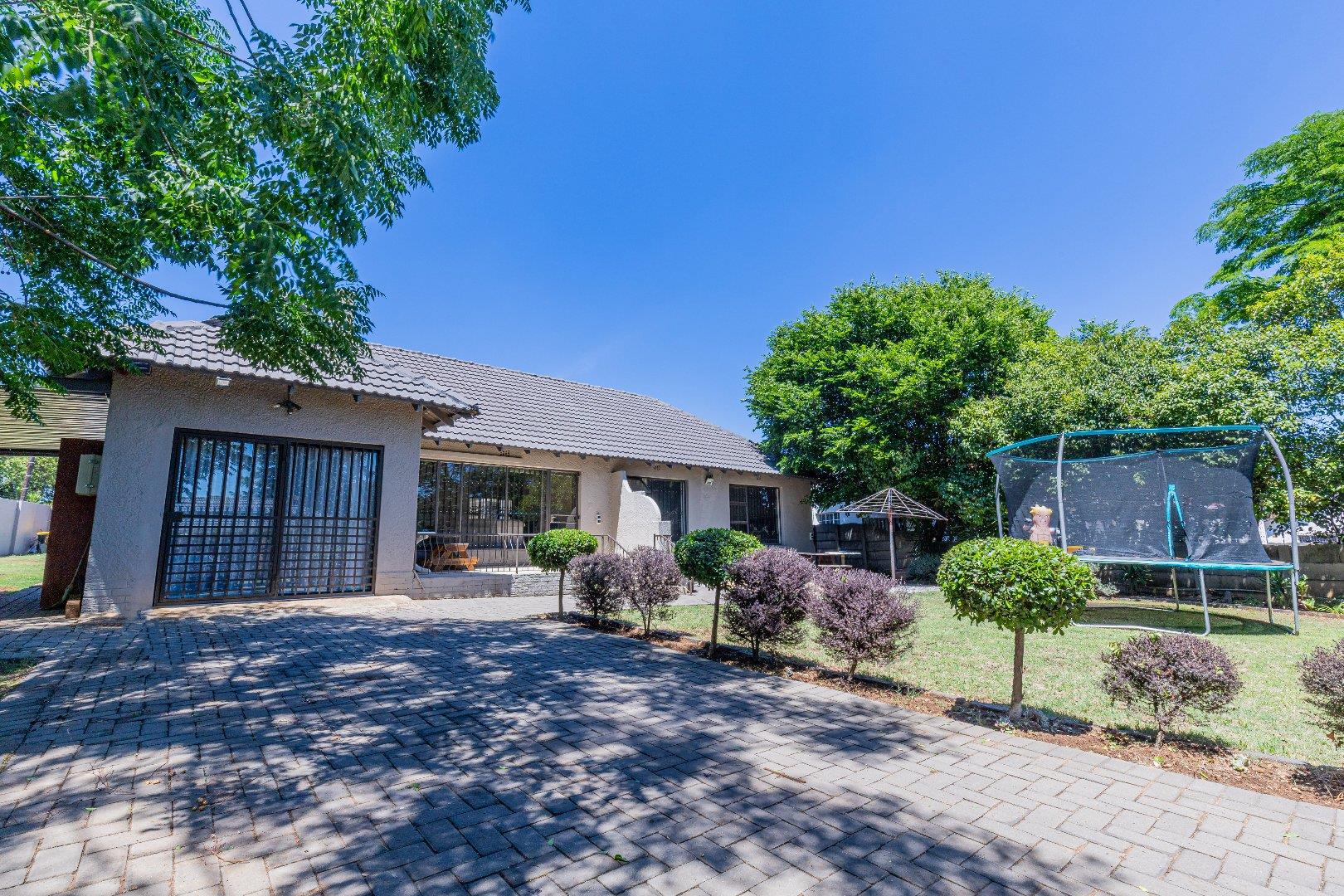 6 Bedroom House for sale in Allen Grove 31 Fir Avenue P24113626334