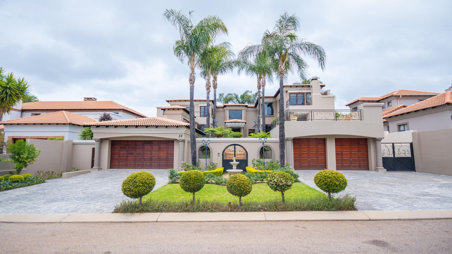 4 Bedroom House for sale in Woodhill Golf Estate P24113626837