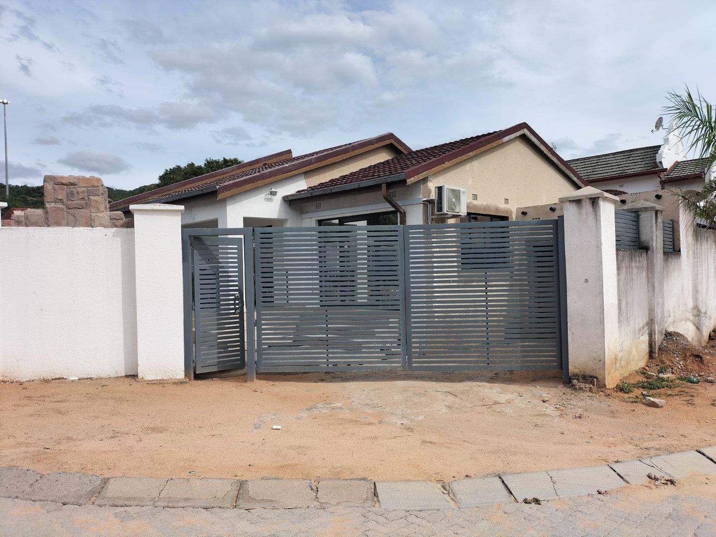 4 Bedroom House for sale in Kanyamazane 64 Squirrel St P24113648629