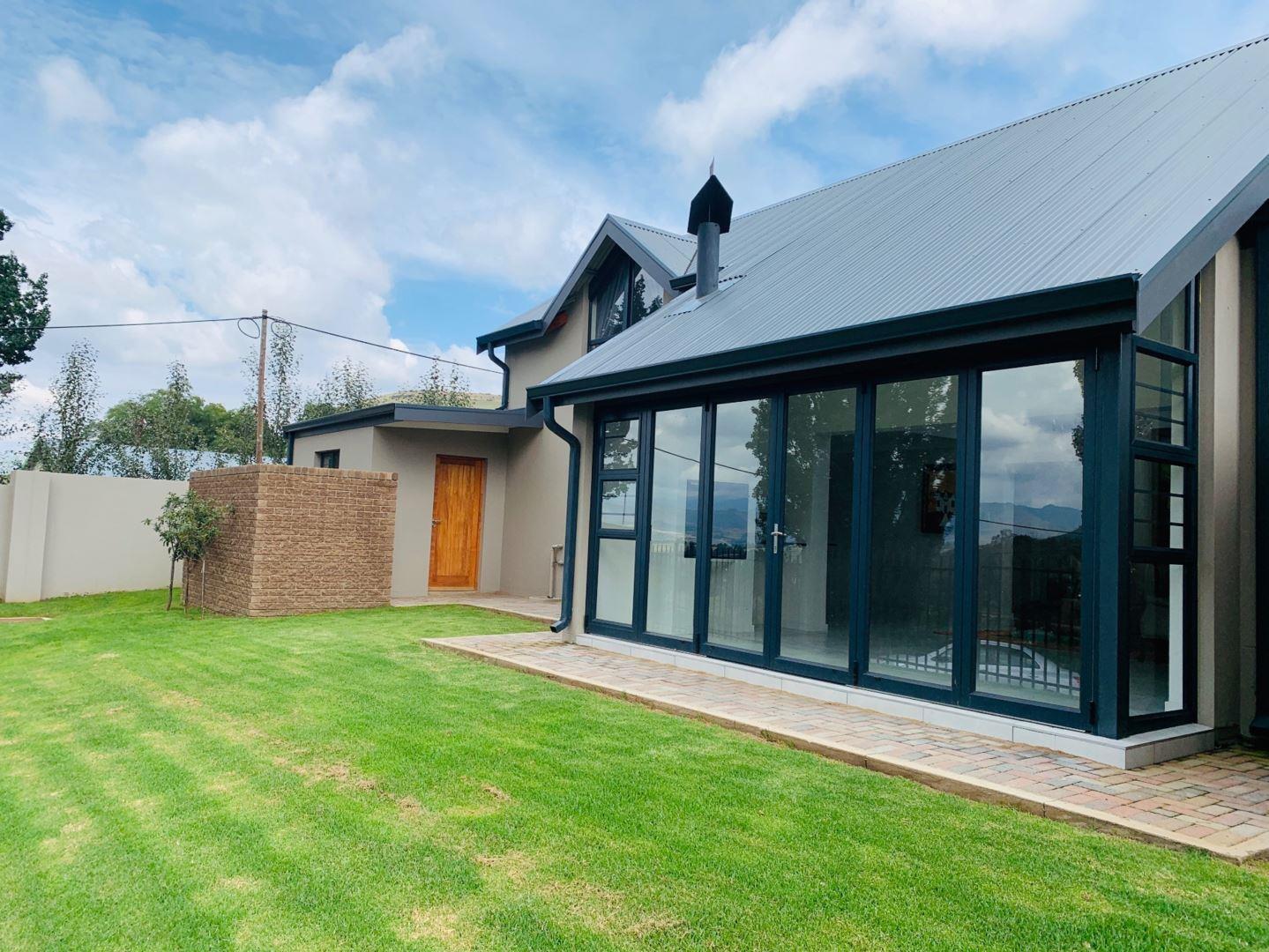3 Bedroom House for sale in Clarens 26 Naauwpoort Street P24113463911