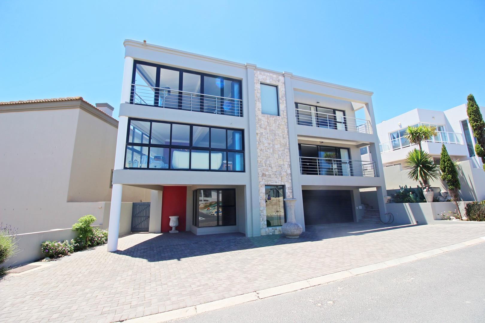 4 Bedroom House for sale in Calypso Beach P24113650525