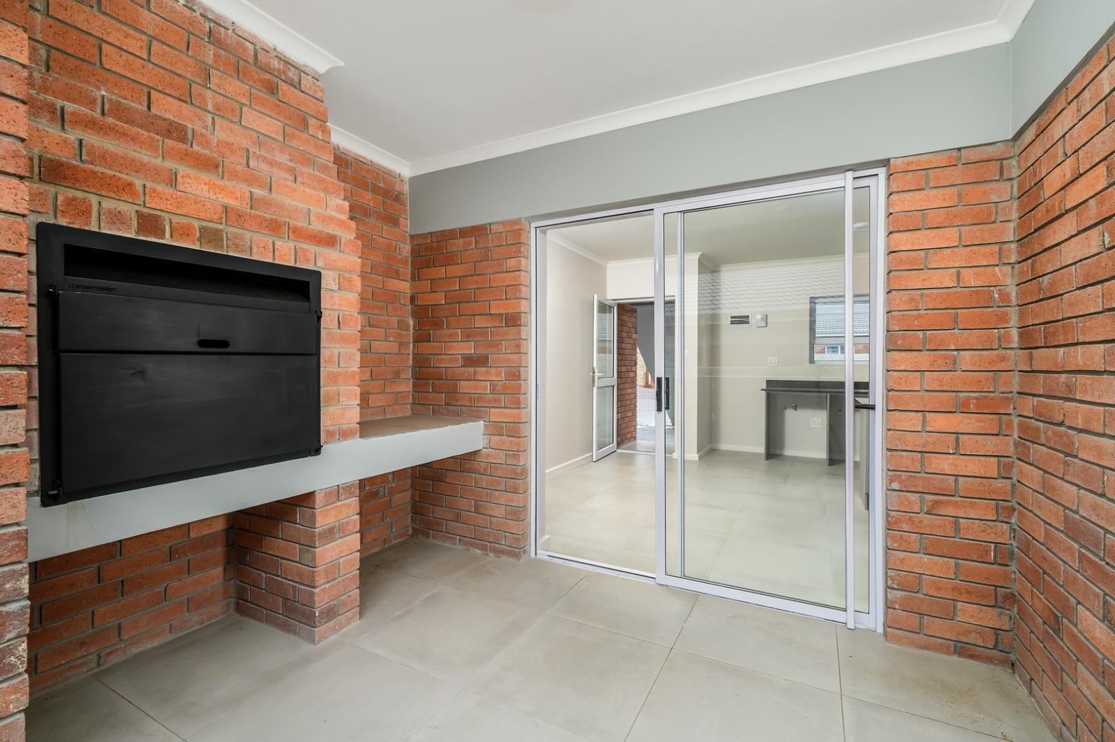 2 Bedroom Townhouse to rent in Lorraine P24113650534