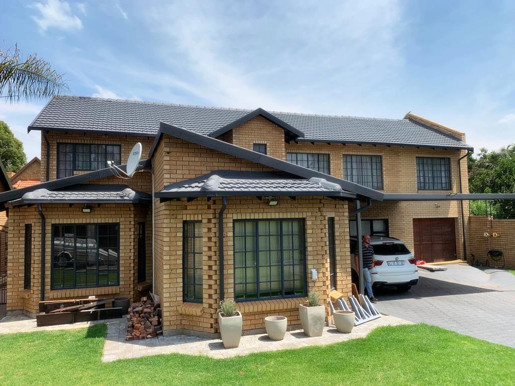 4 Bedroom House for sale in Moreleta Park P24113651205