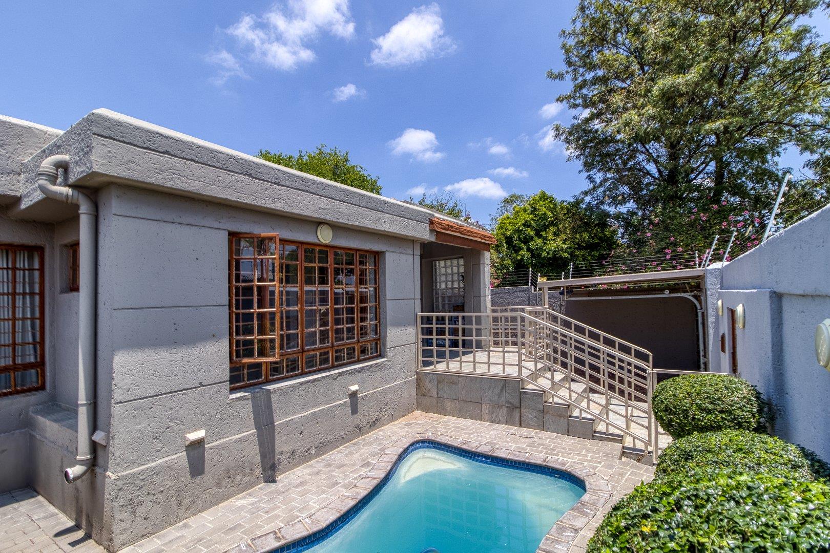 3 Bedroom House for sale in Highlands North P24113651481