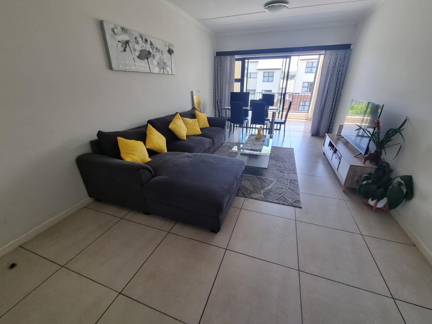 2 Bedroom Apartment / flat for sale in Kyalami Hills P24113652603