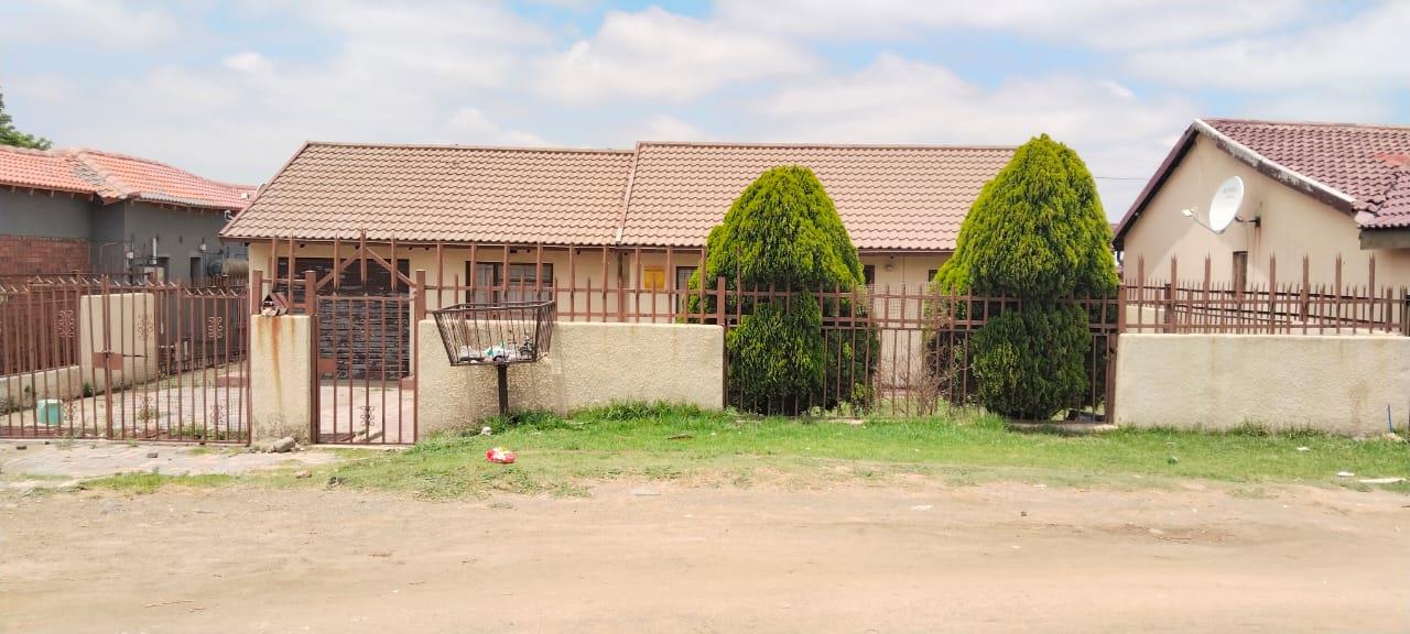 House for sale in Embalenhle Ext 9 P24113652707