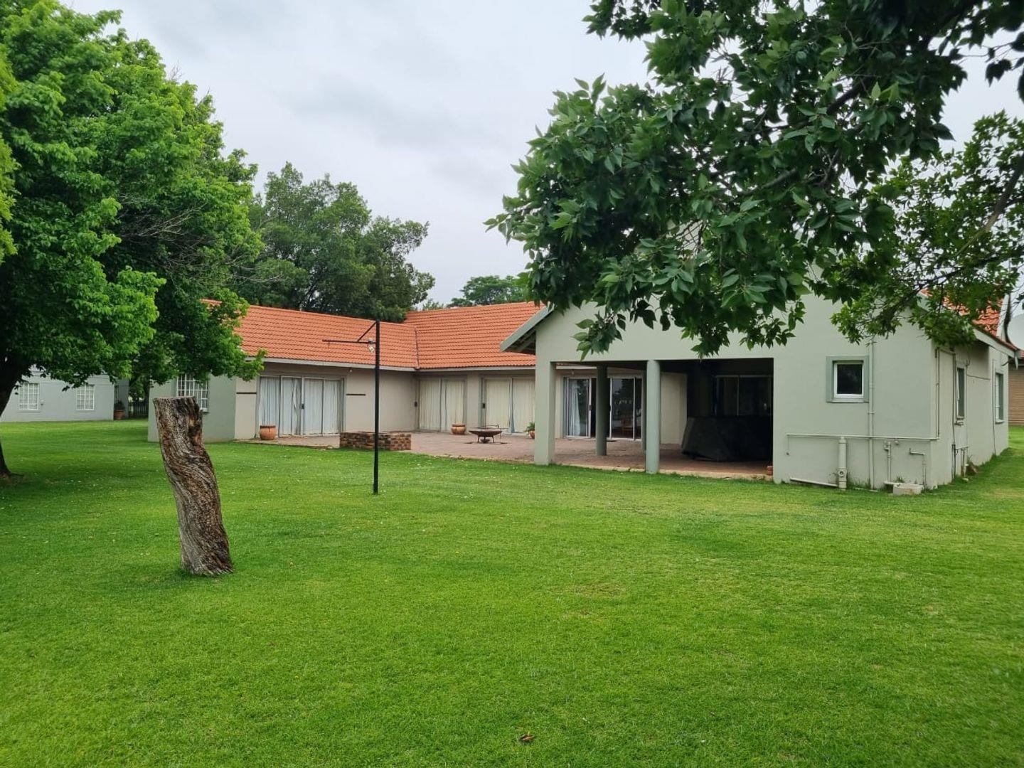 5 Bedroom House for sale in Ebner On Vaal 13 Shores Of Loch Vaal