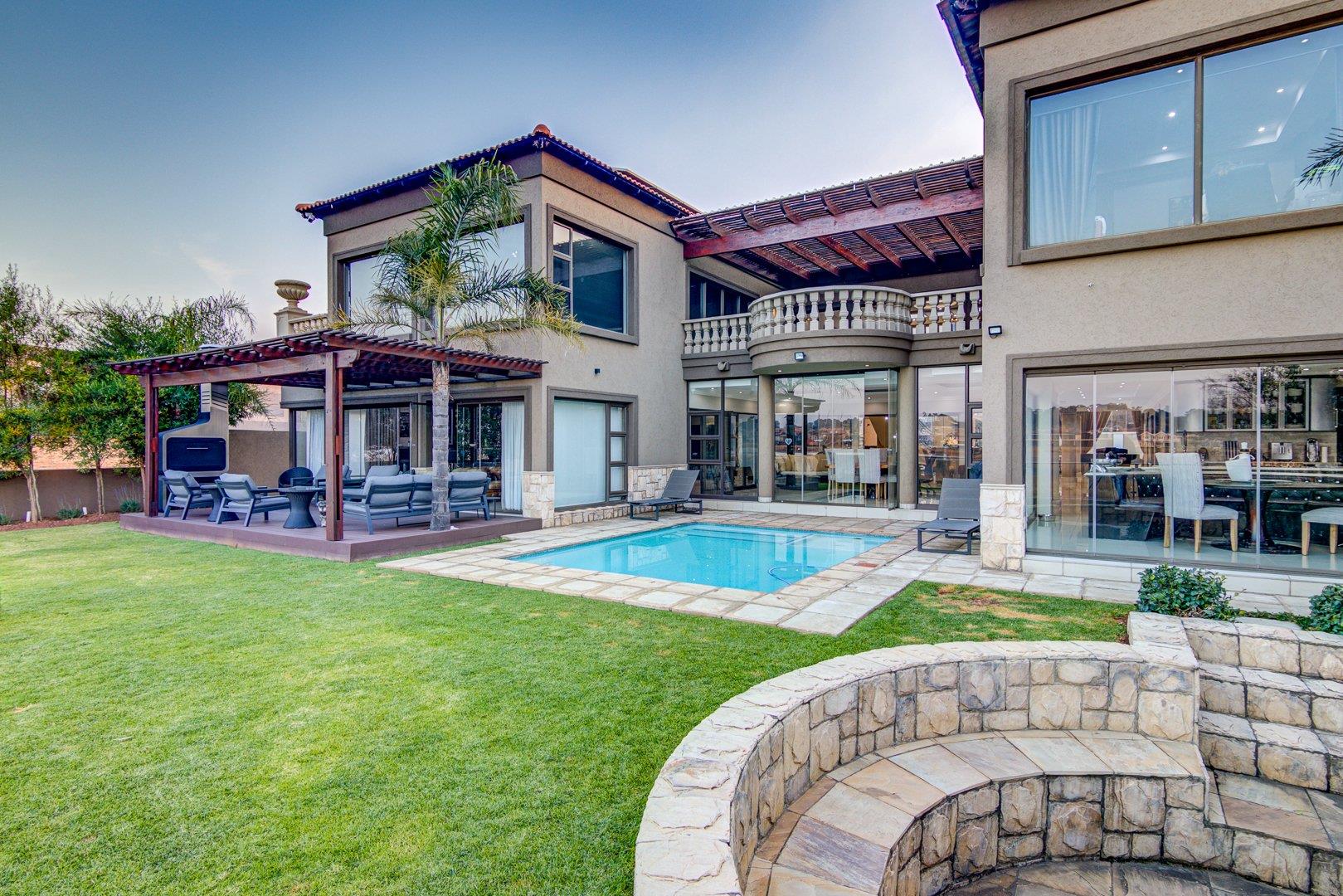 5 Bedroom House for sale in Ebotse Golf Estate 10 Silverlakes Street