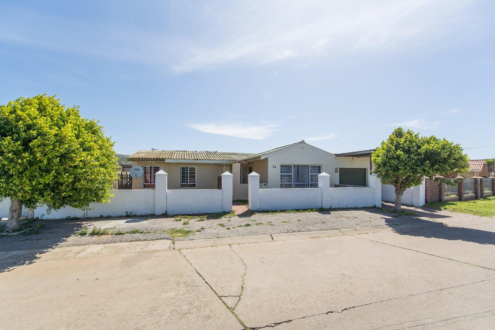 3 Bedroom House for sale in West End 24 St Benedict Street P24