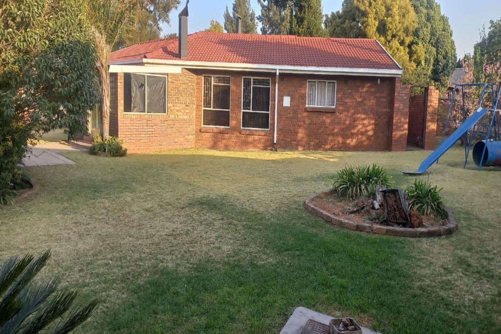 4 Bedroom House for sale in Reyno Ridge P24113655112