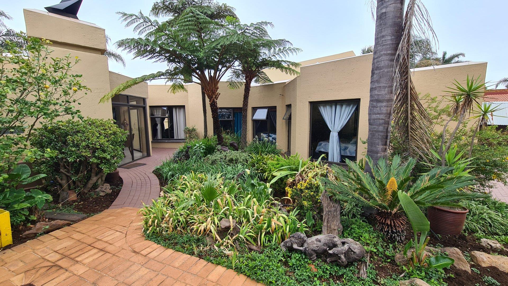 Freeway Park Property Houses for sale in Freeway Park