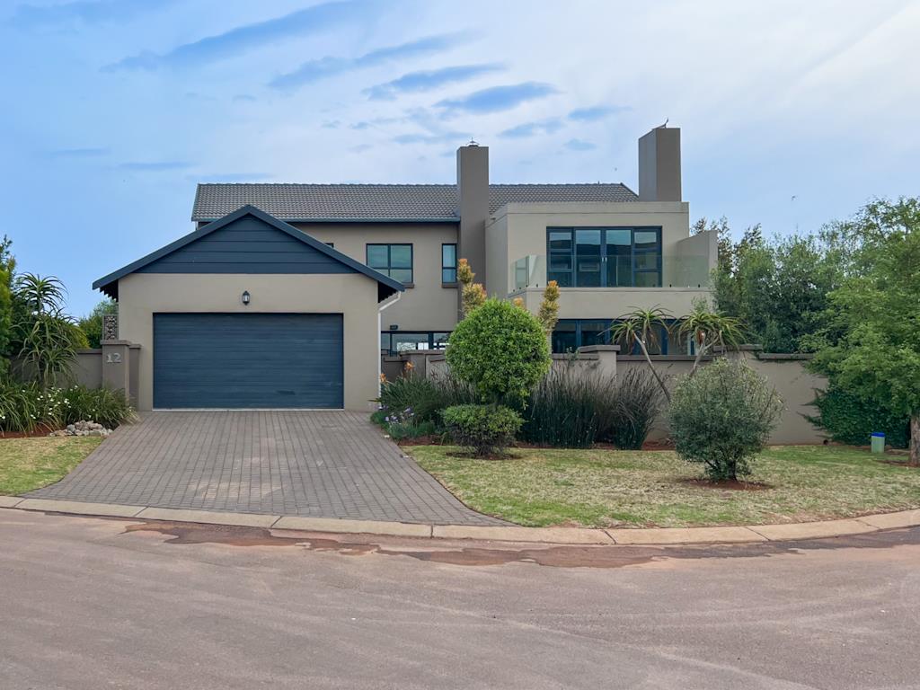 4 Bedroom House for sale in Midstream Ridge Estate P24113395377