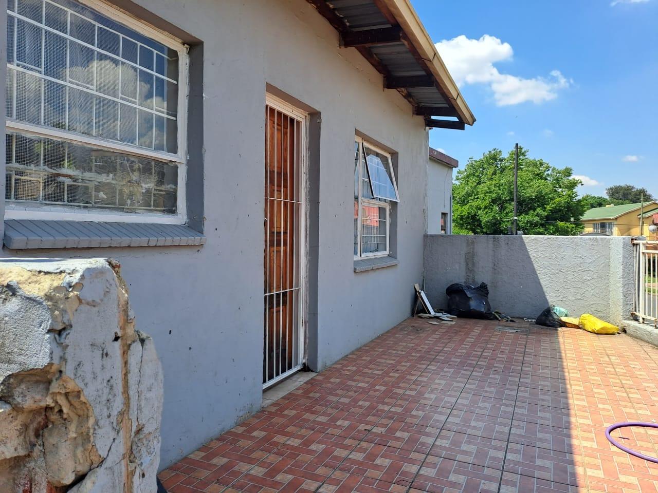 3 Bedroom House for sale in Actonville P24113657624