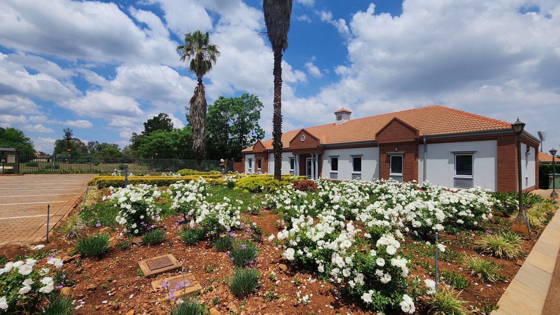 Commercial property to rent in Centurion Central 276 West Avenue