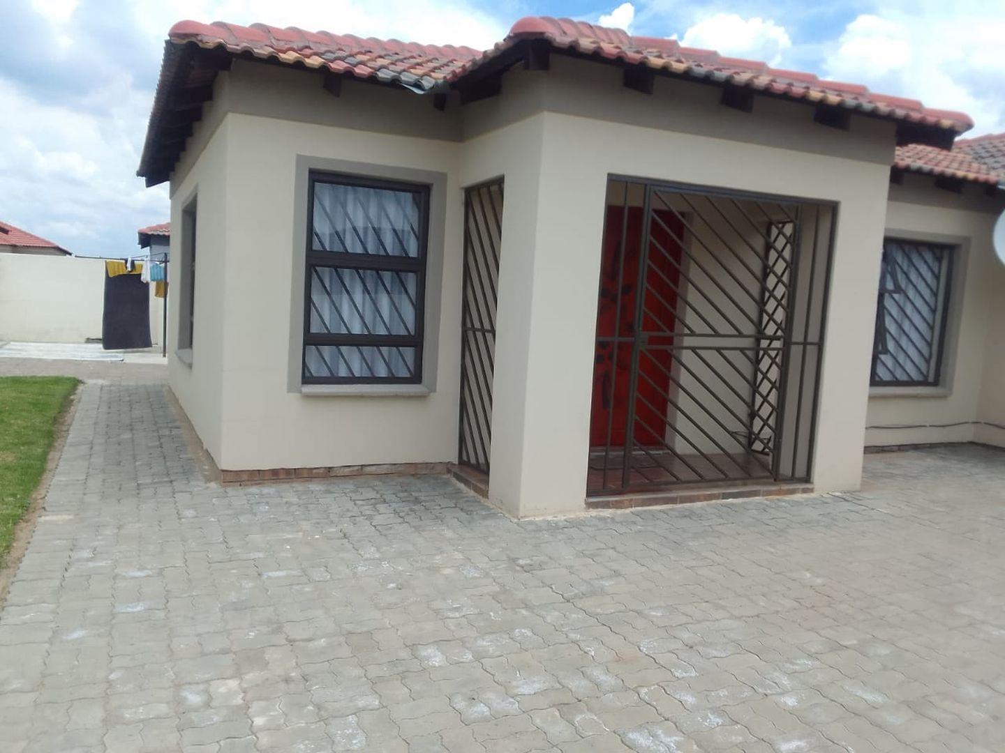 3 Bedroom House for sale in Secunda P24113659558