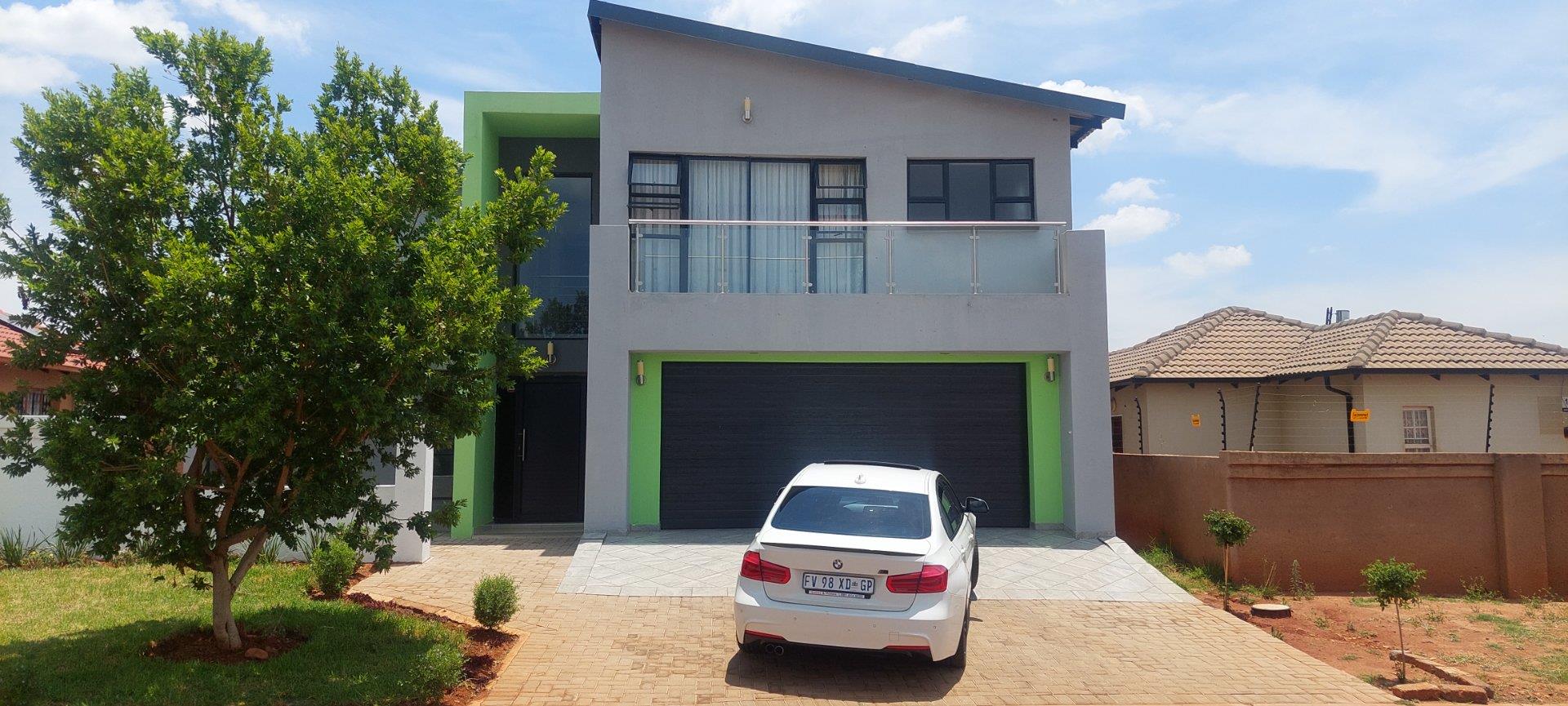 4 Bedroom House for sale in The Orchards P24113716116