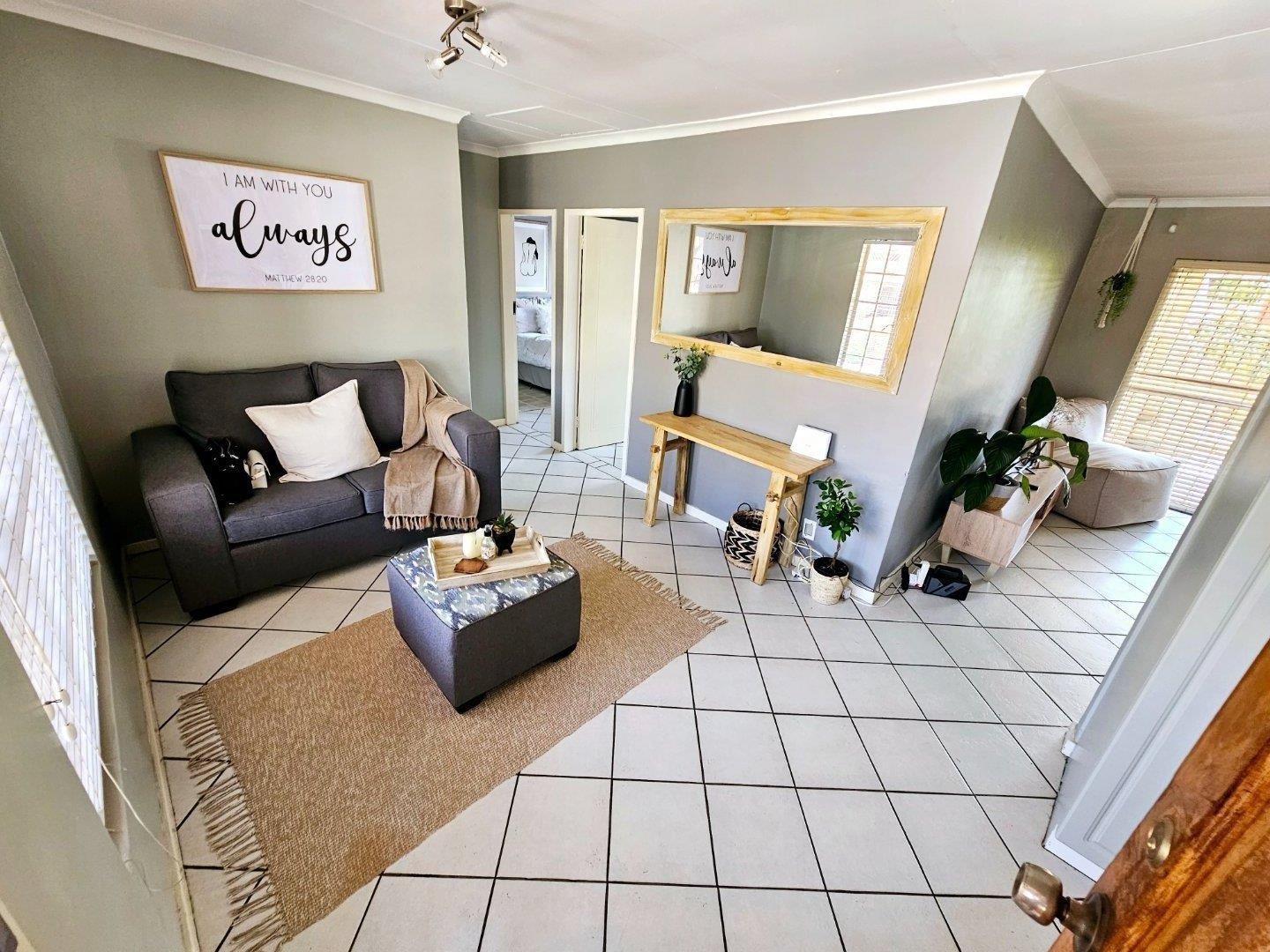 2 Bedroom Apartment / flat for sale in Amberfield P24113327572