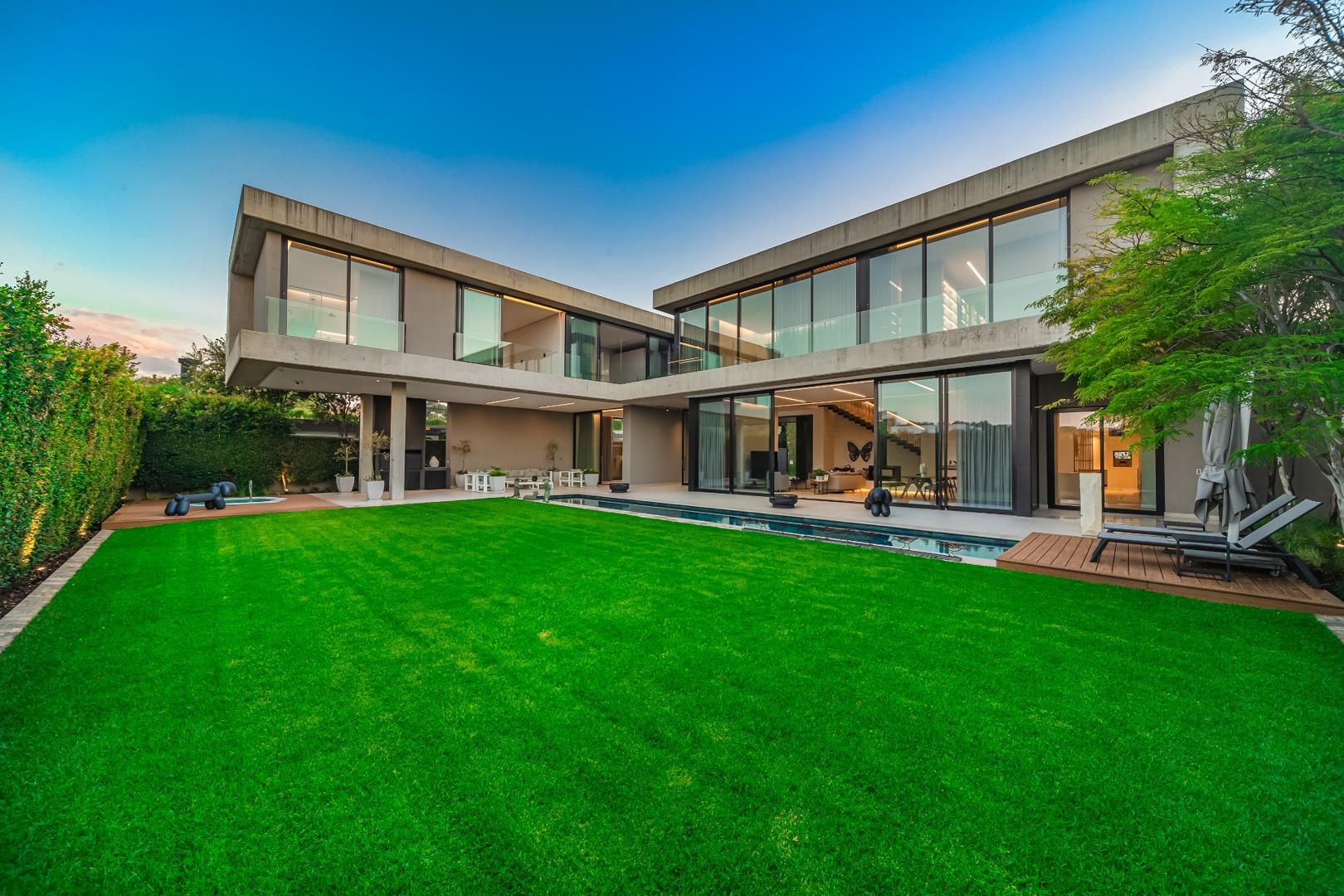 4 Bedroom House for sale in Hyde Park P24113660446